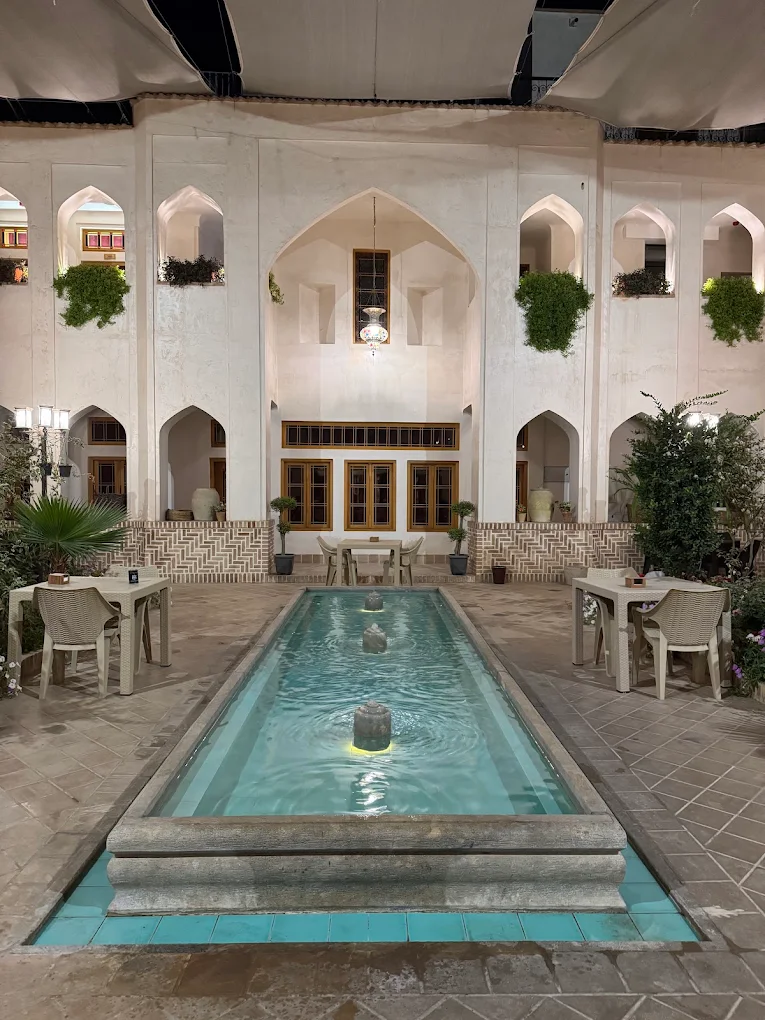 کافه رستوران بام ساباط