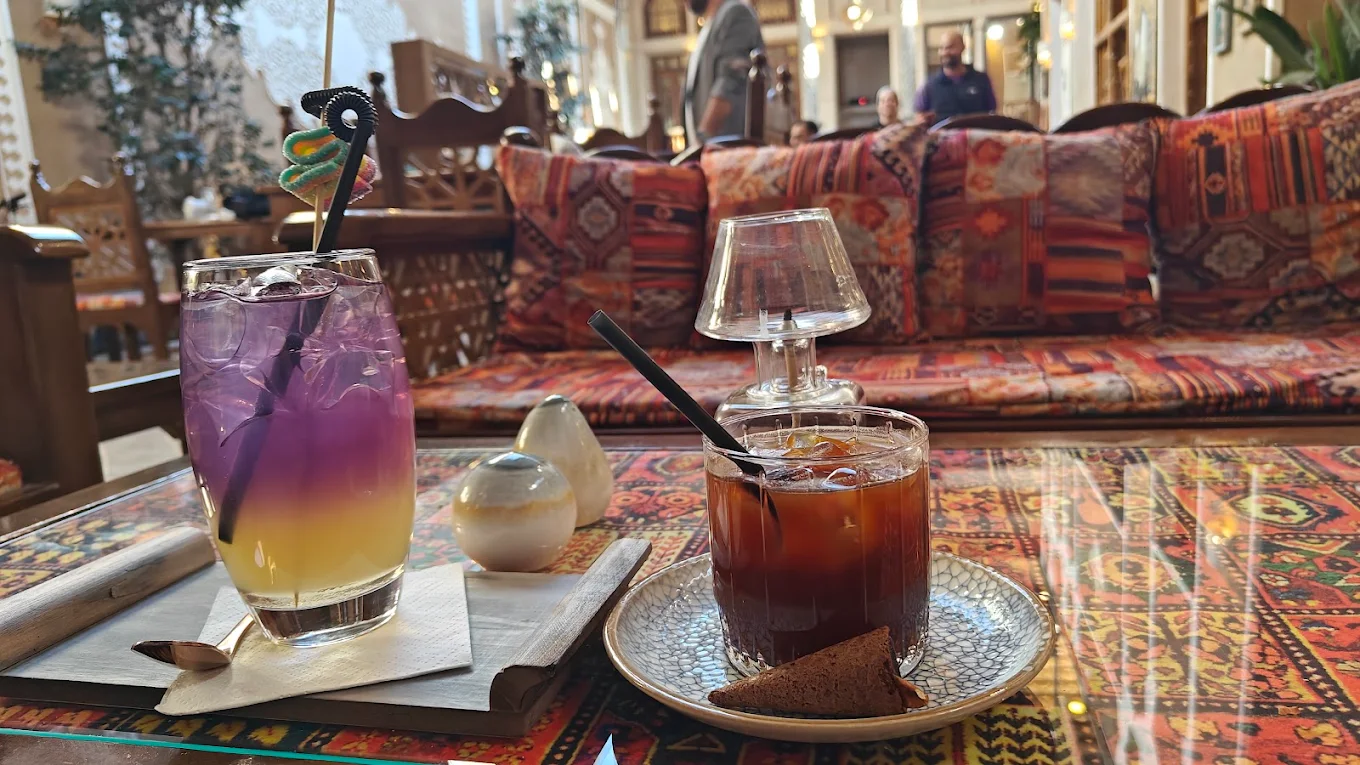 عکس 2 از کافه هیچ