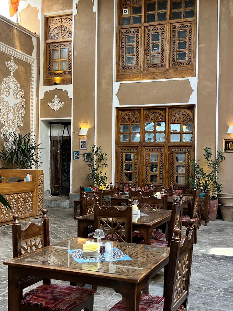 عکس 3 از کافه هیچ
